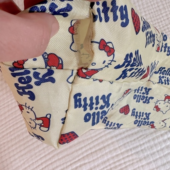 Vintage Sanrio - Hello Kitty Tote Bag Hearts Cream Pattern - Medium Snap Close - Picture 7 of 9